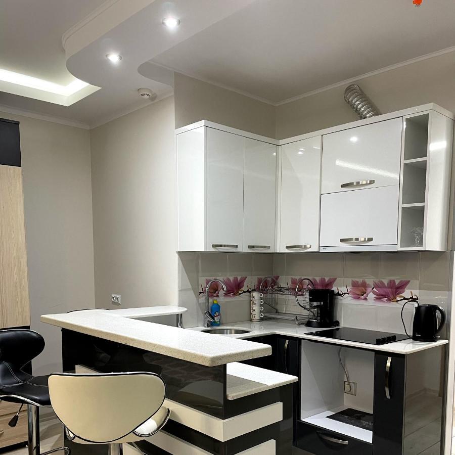 Angel Apartment In Porta Batumi Zewnętrze zdjęcie