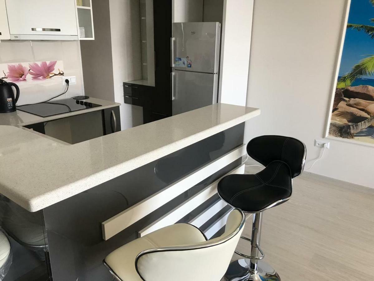 Angel Apartment In Porta Batumi Zewnętrze zdjęcie